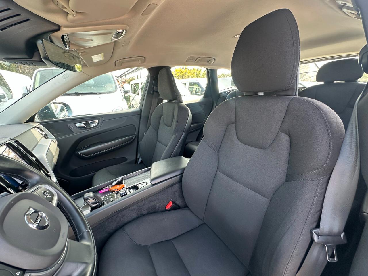 Volvo XC 60 B4 (d) AWD Geartronic Momentum Pro