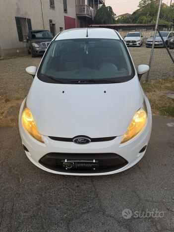 Ford fiesta 1.4 benz gpl neopatentati