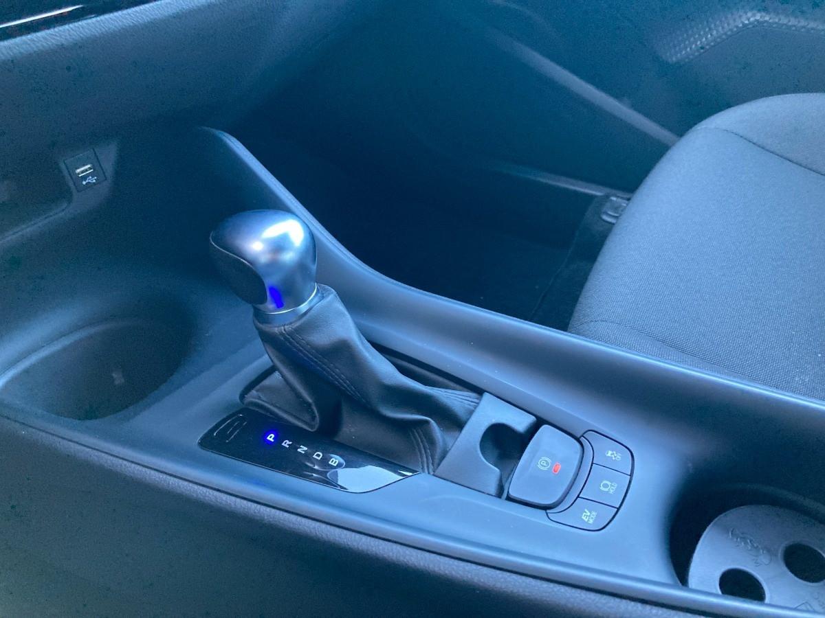 TOYOTA C-HR 1.8h Business e-cvt