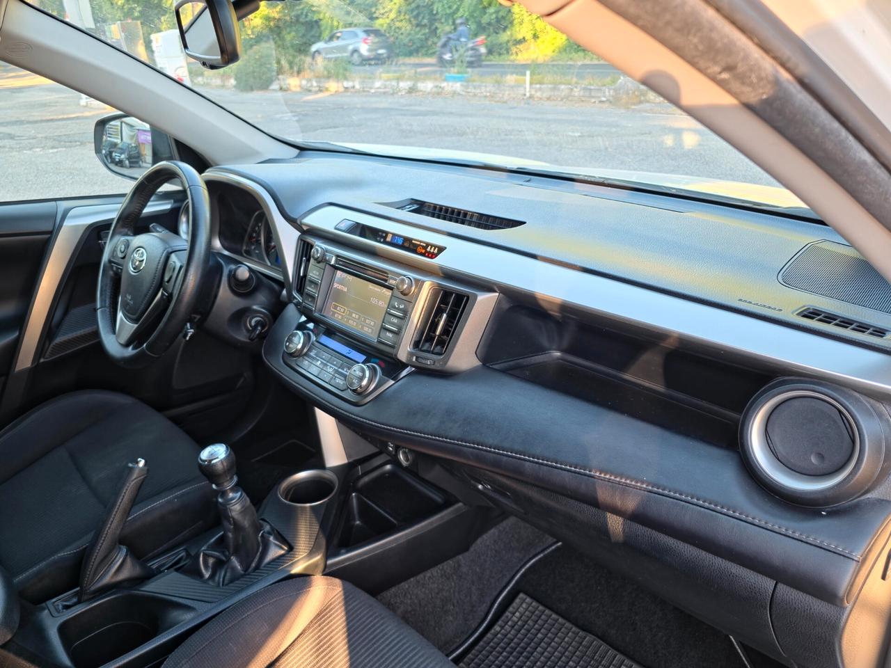Toyota RAV 4 RAV4 2.0 D-4D 2WD CV-124 E5B Manuale NEO 2013
