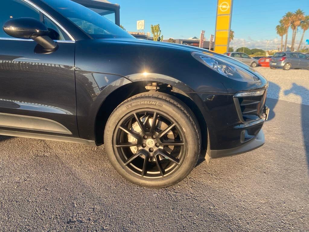 Porsche Macan S 3.0 V6 250 cv automatica total black