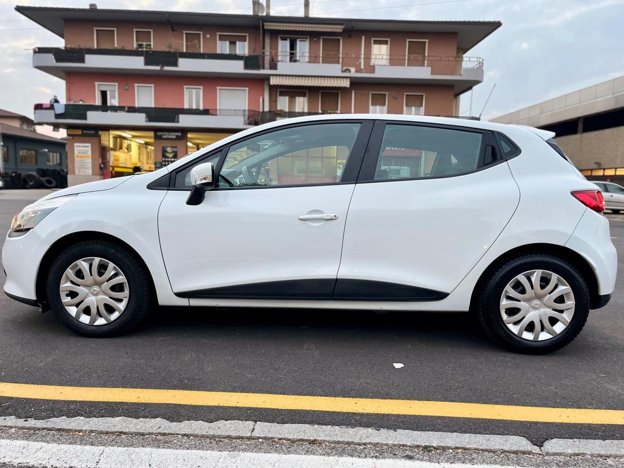 Renault Clio 1.5 dci 75cv 5p Costume National