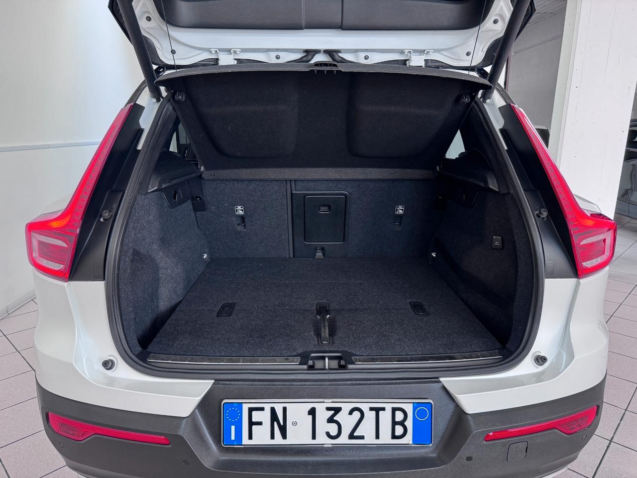 VOLVO XC40 2.0D 190cv GEARTRONIC 4WD R-DESIGN