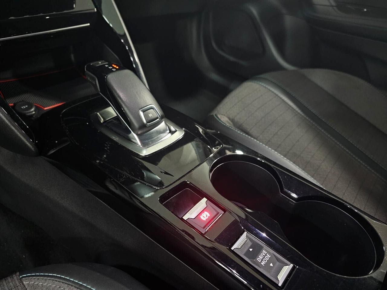 NUOVA PEUGEOT 2008 ALLURE PACK 1.5 BLUEHDI 131CV EAT8 F1