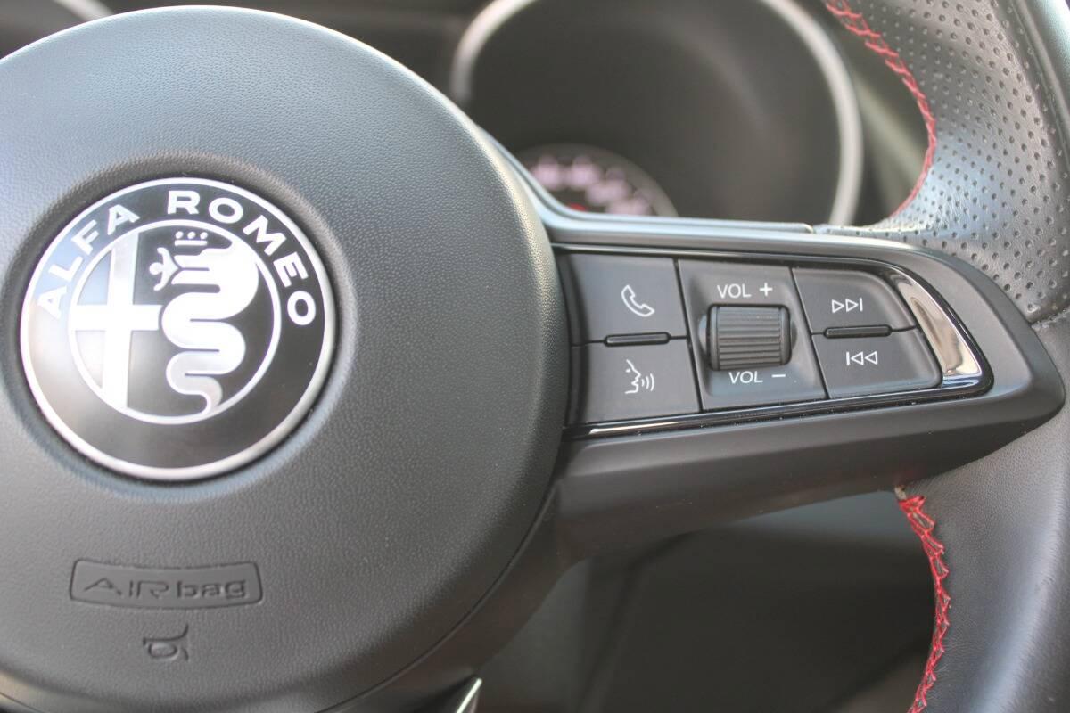 Alfa Romeo Stelvio 2.2 t Business rwd 160cv auto CON NAVI E CARPLAY