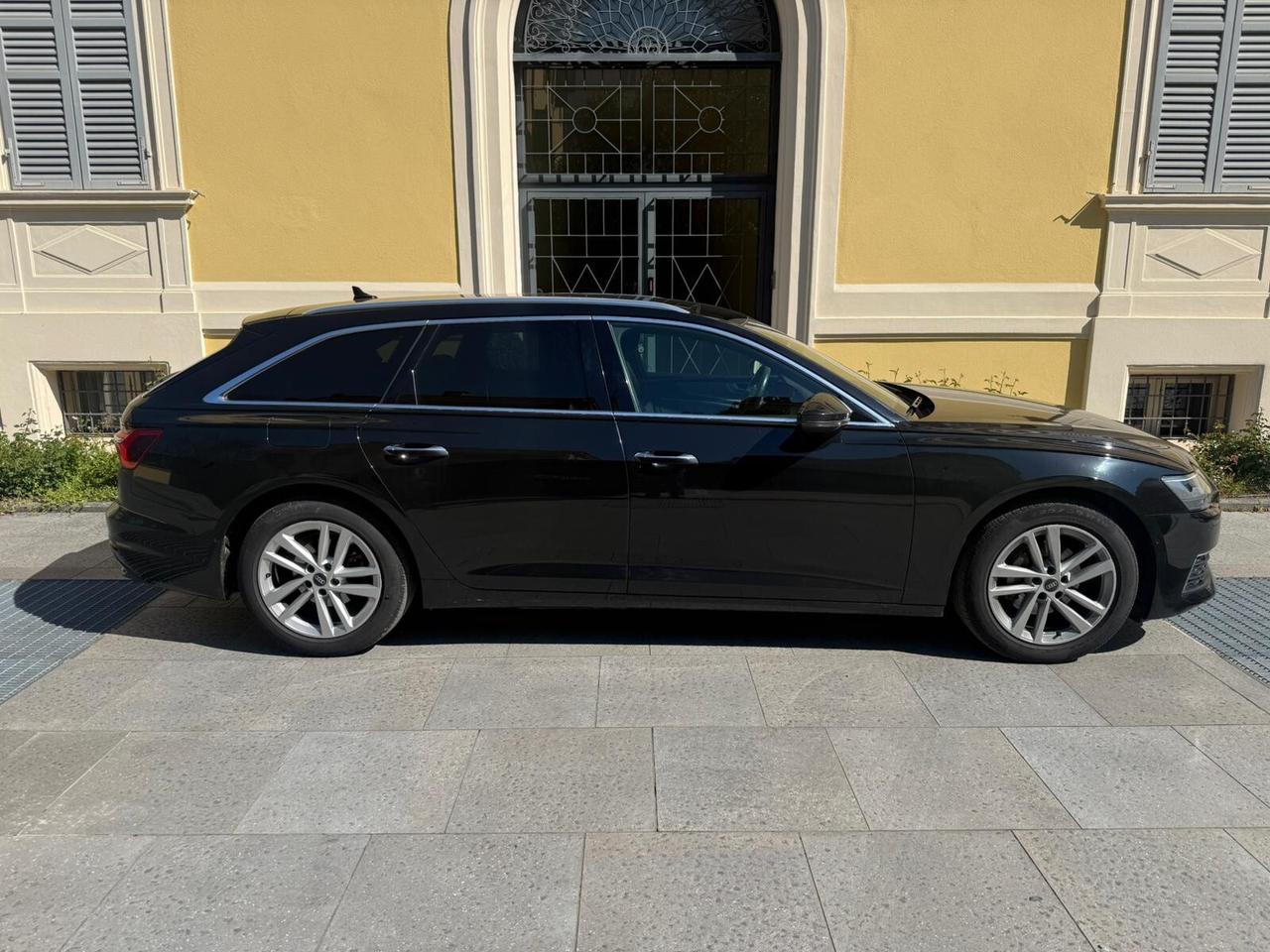 Audi A6 Avant 40 2.0 TDI S tronic Business Design Tetto Panoramico Pelle Totale