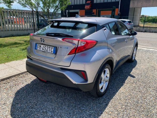 TOYOTA C-HR 1.8 Hybrid E-CVT Business