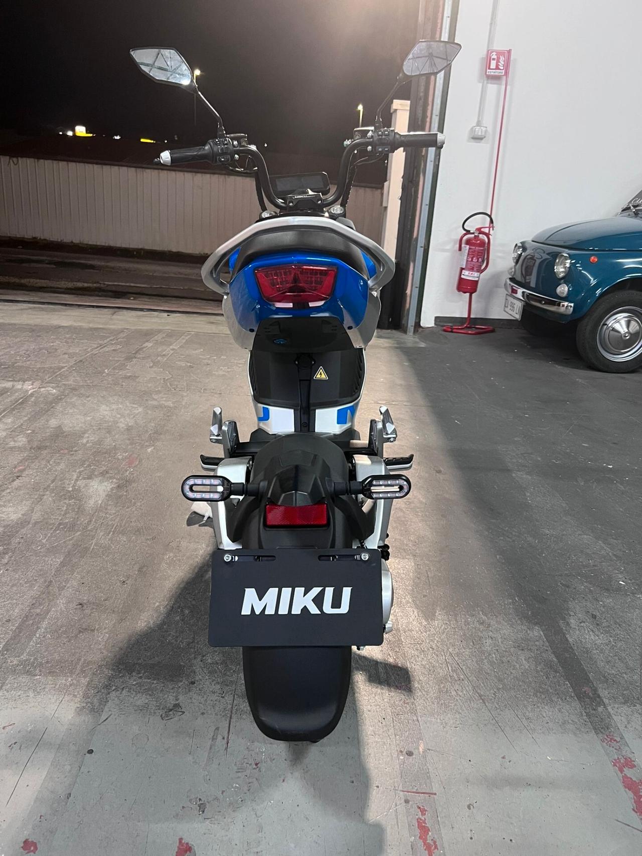 MOTO ELETTRICA MIKU SUPER