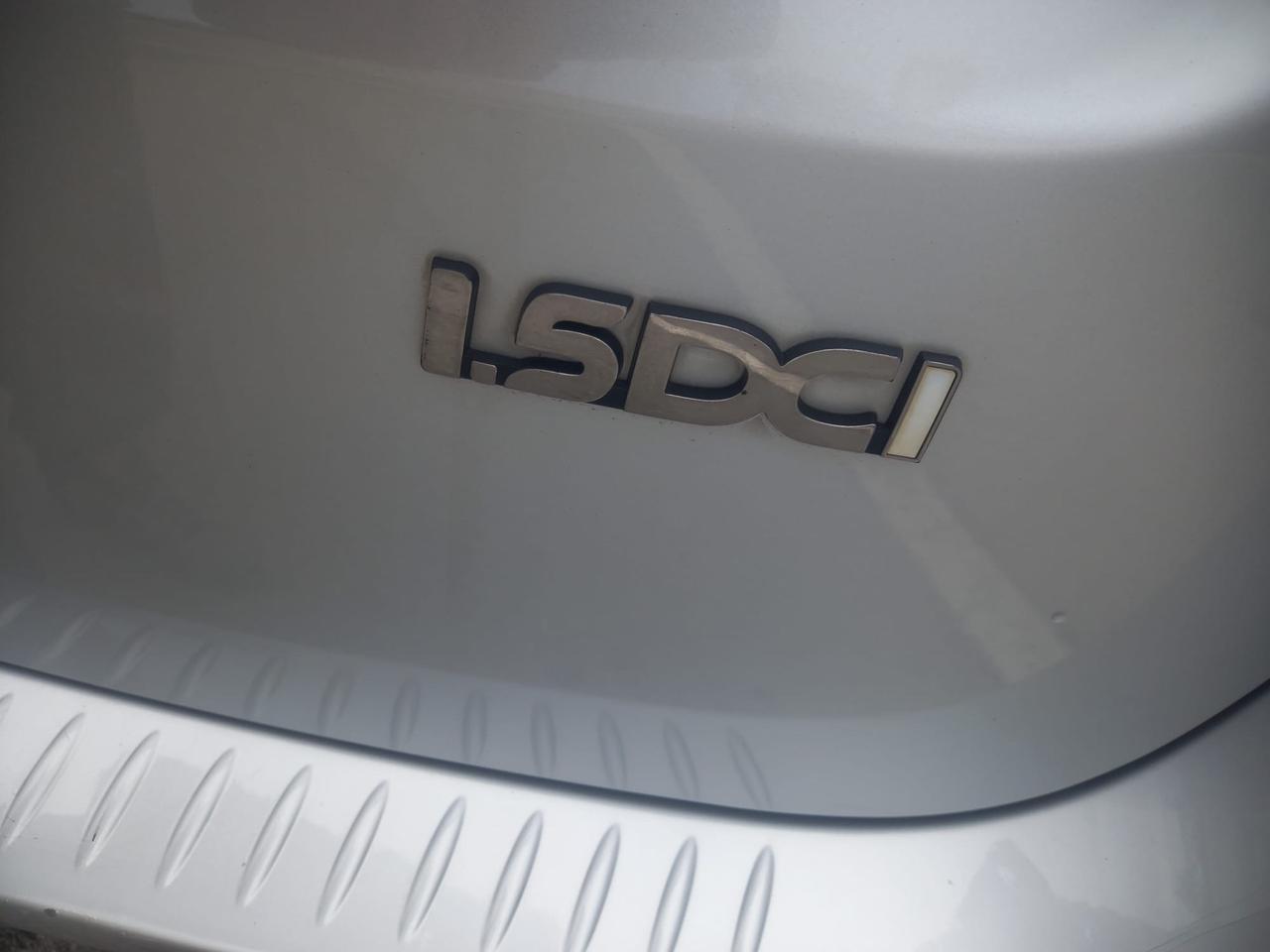 Dacia Logan 2010 con gancio traino