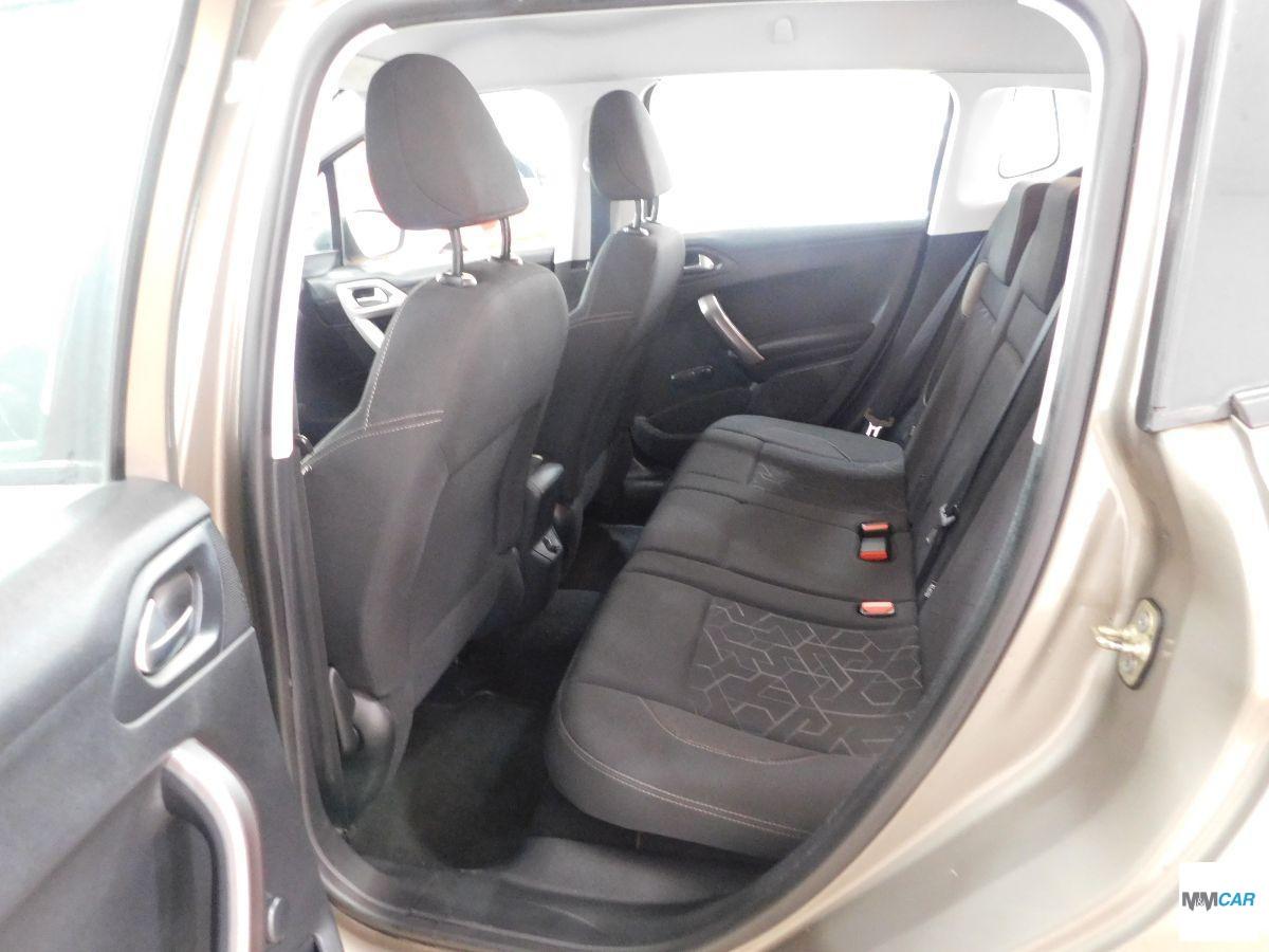 PEUGEOT - 2008 - 1.6 e-HDi 92 CV S&S robot. Allure