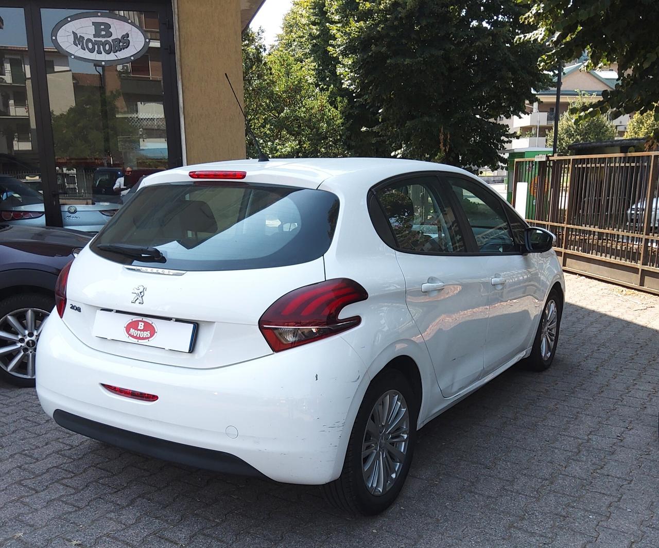 Peugeot 208 BlueHDi 75cv 5 porte OK NEOPATENTATI