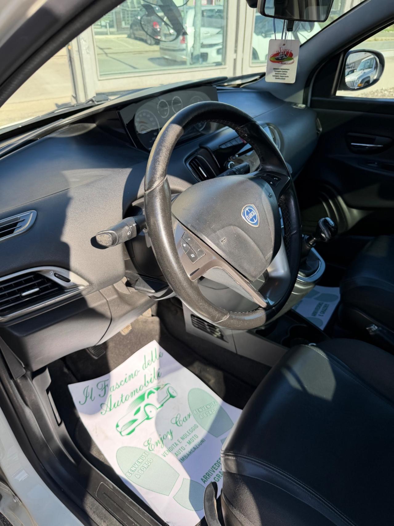 Lancia Ypsilon 1.3 MJT Tetto Apribile 16V 95 CV 5 porte S&S Platinum