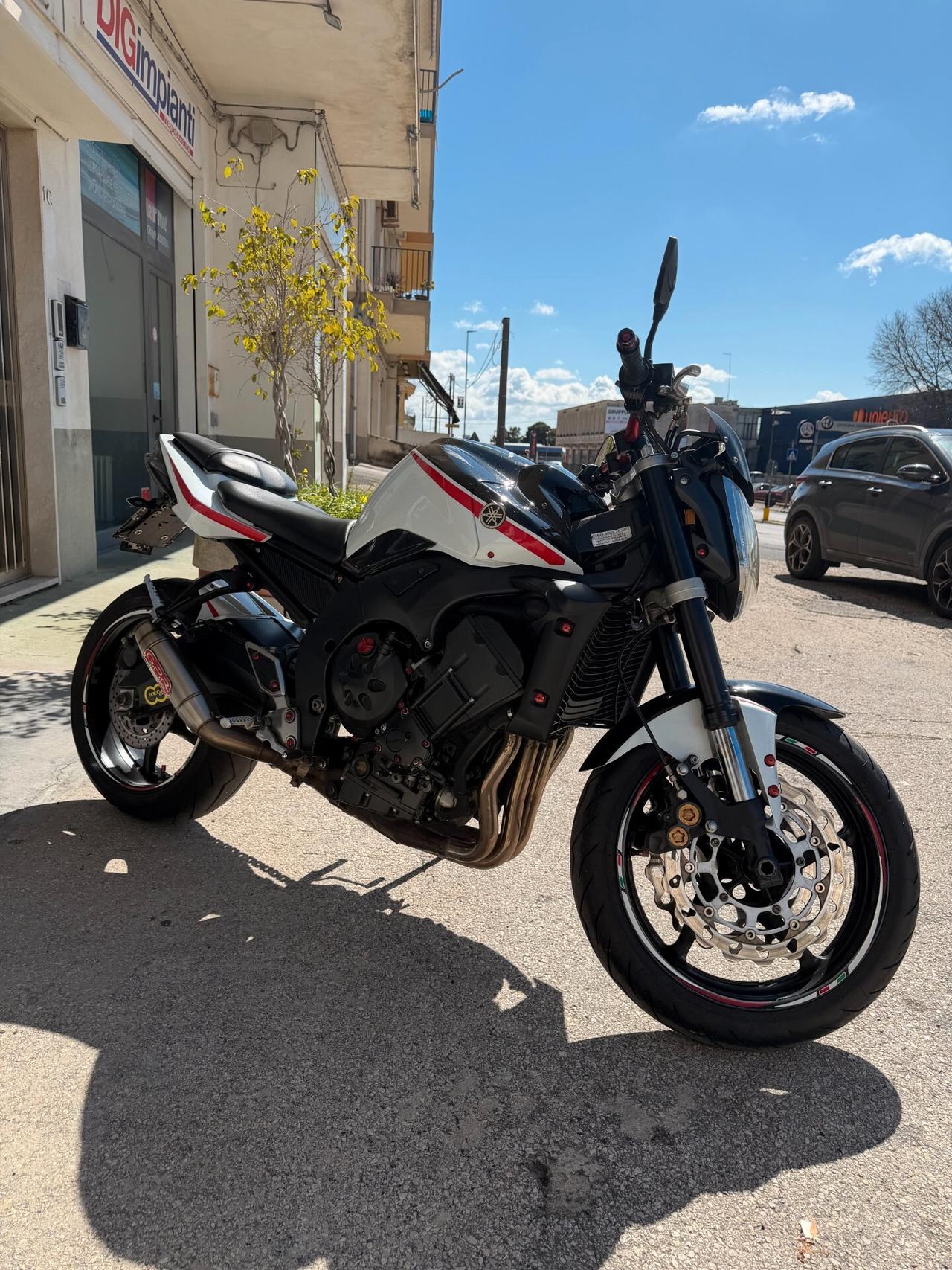 Yamaha FZ1