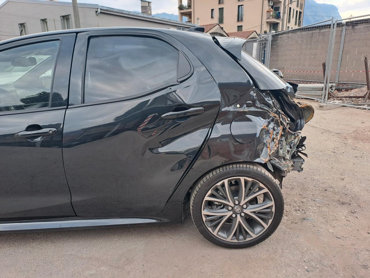 TOYOTA YARIS 1.5 HYBRID *SINISTRATA* GARANZIA 2027