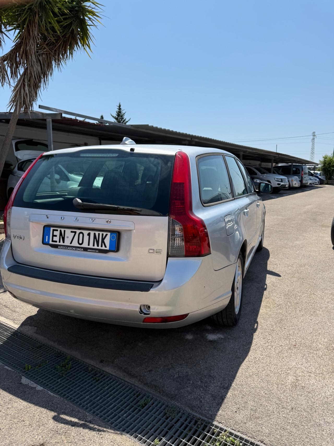 Volvo V50 D2 R-design