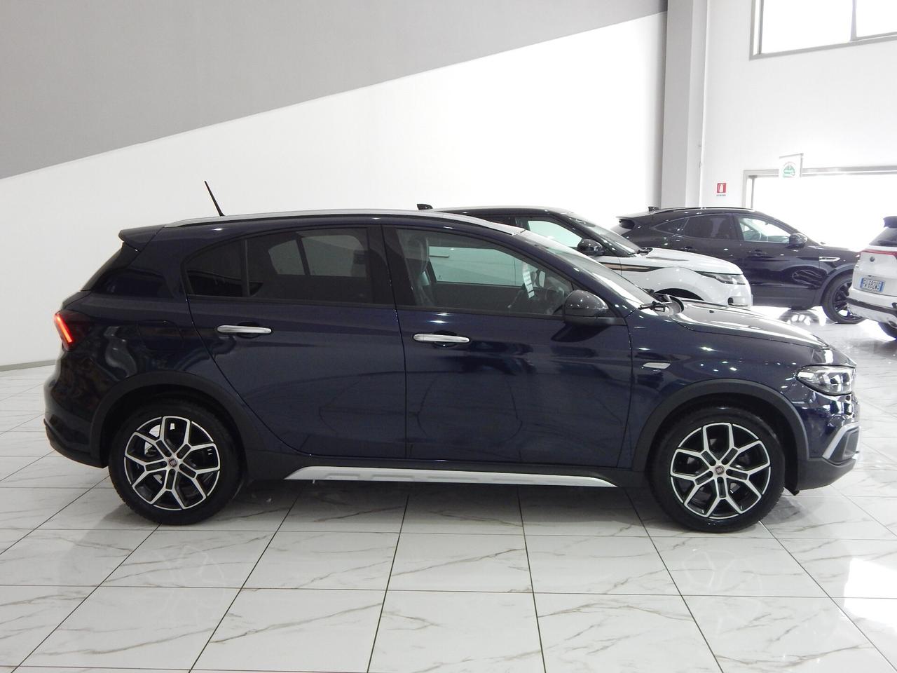 Fiat Tipo 5p 1.6 mjt Cross S&S NAVI-PARK-KAMERA-RADAR-LED