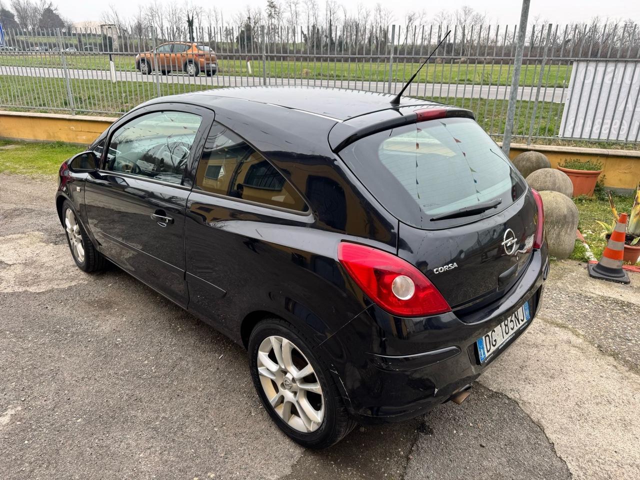 Opel Corsa 1.2 3 porte Club