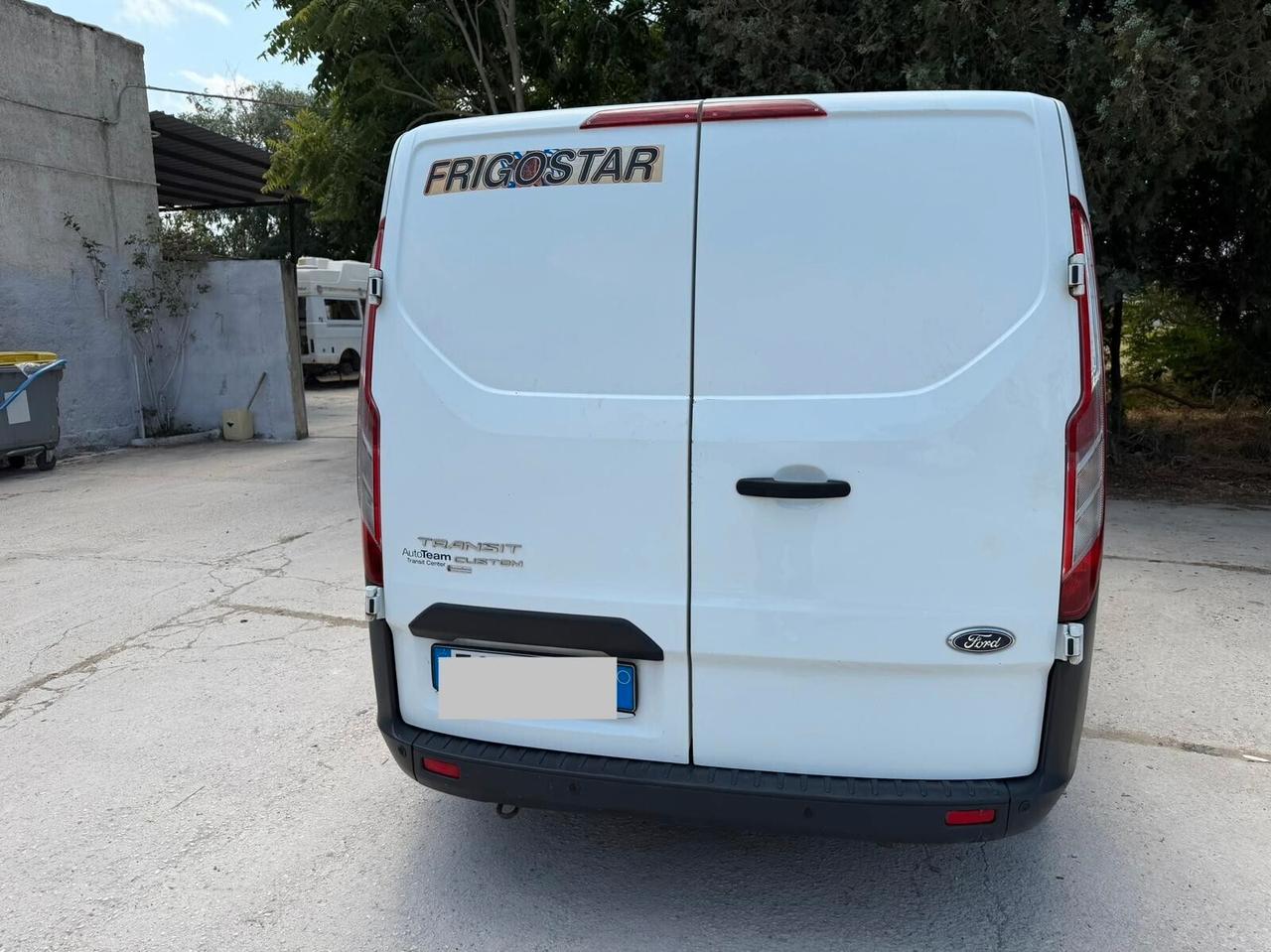 Ford Transit Custom 6 posti con coibentazione