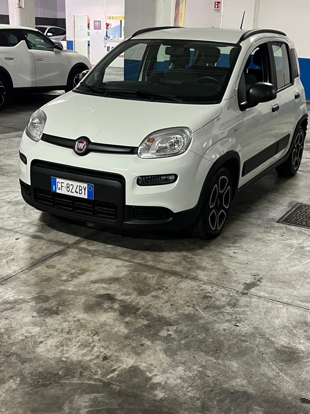 Fiat Panda 1.0 FireFly S&S Hybrid TRUSSARDI solo 28.000 KM.