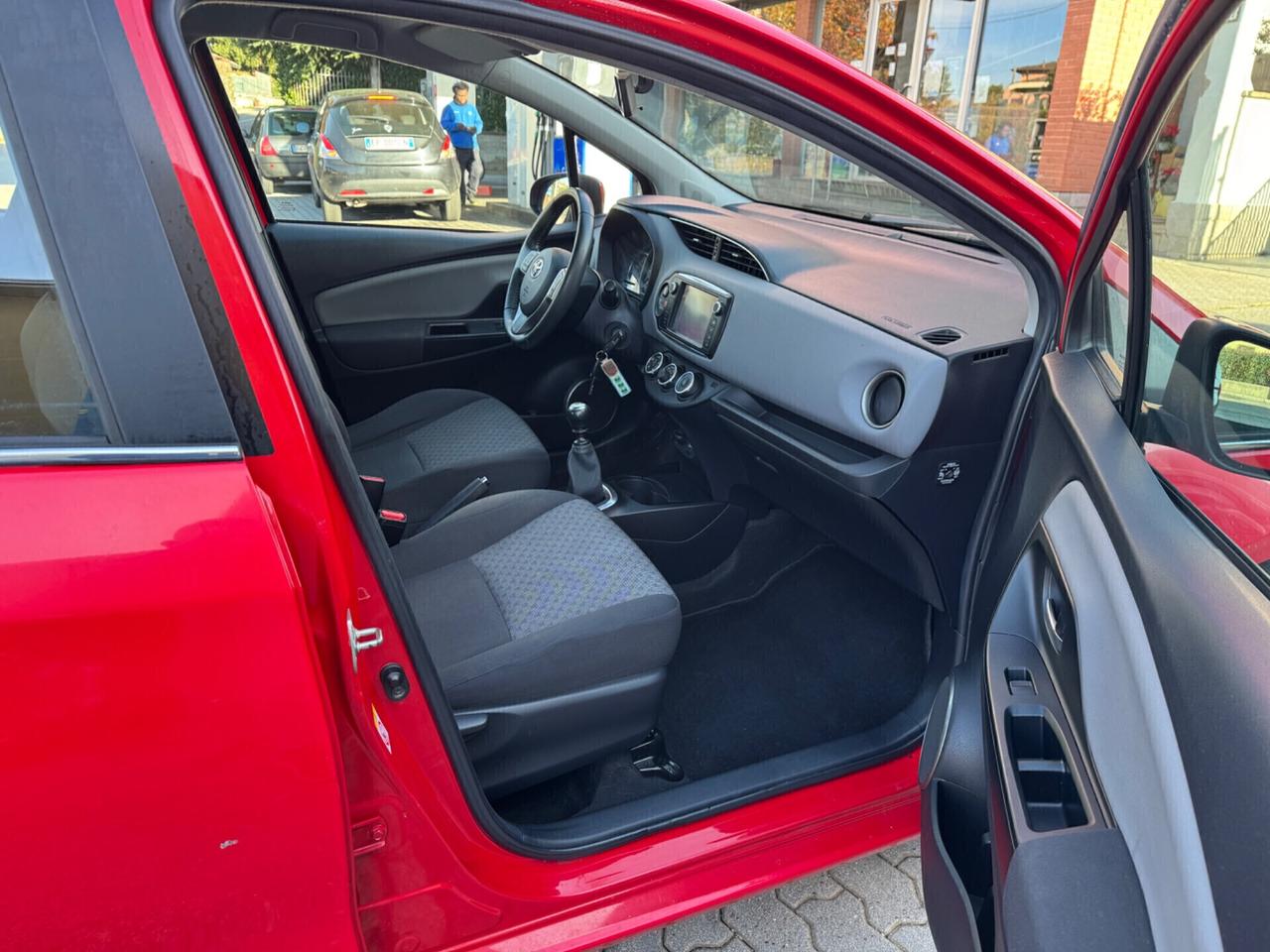 Toyota Yaris 1.3 5 porte Lounge OK NEOPATENTATI