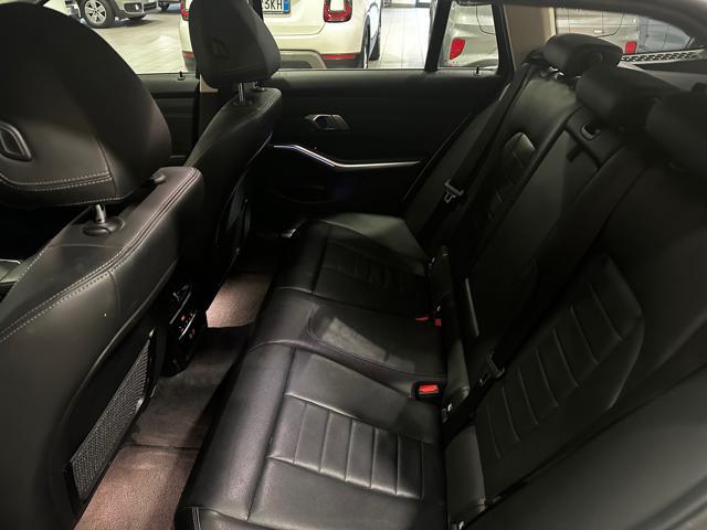 BMW 318 d 48V Touring Luxury