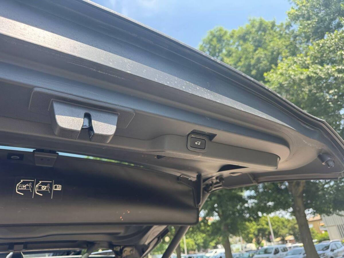 Land Rover Discovery 3.0 td6 HSE 249cv 7p.ti auto