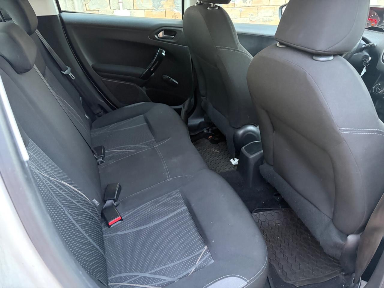 Peugeot 208 1.2 BENZINA 82 CV INCIDENTATA