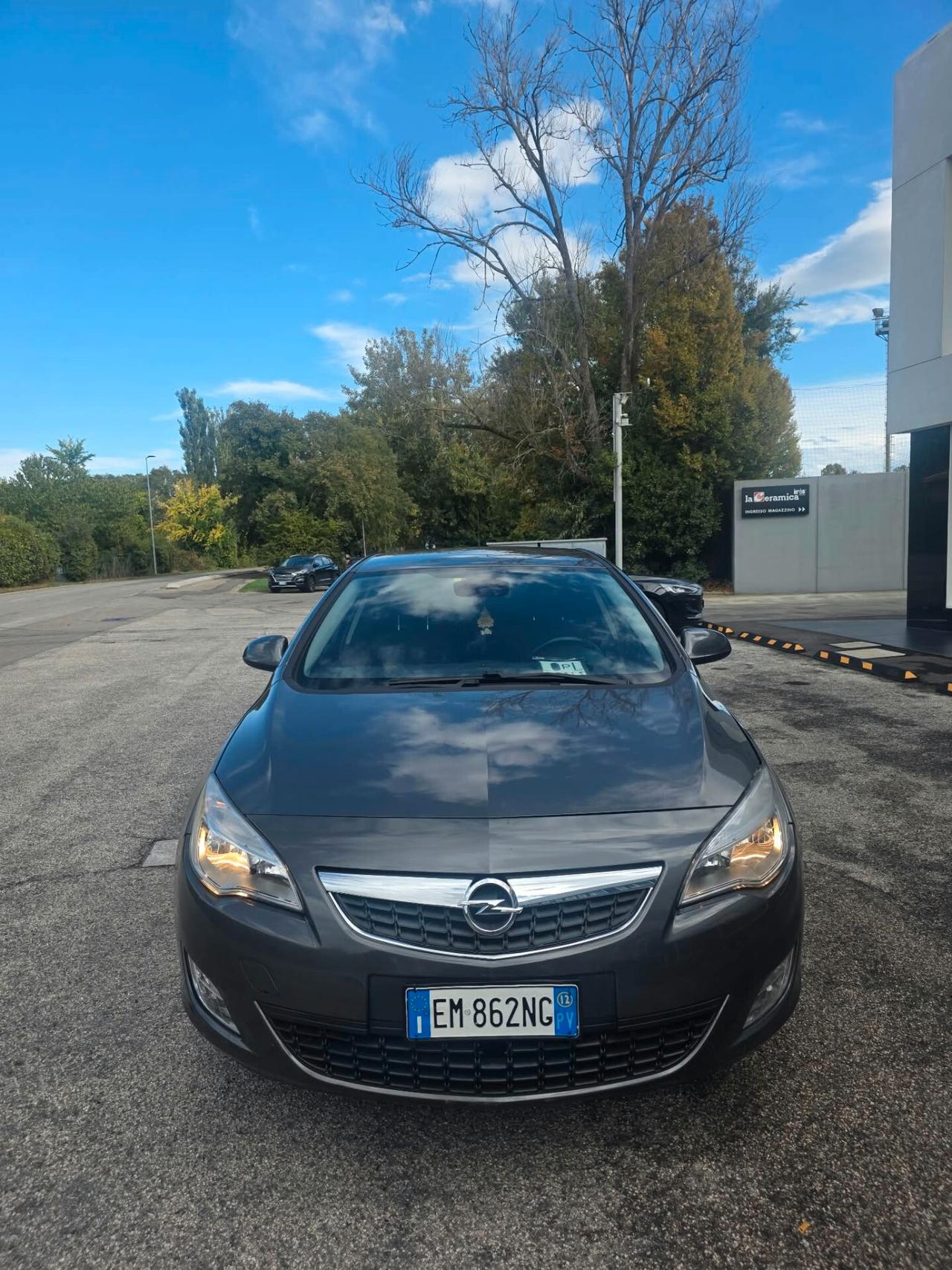 Opel Astra 1.4 100CV GPL