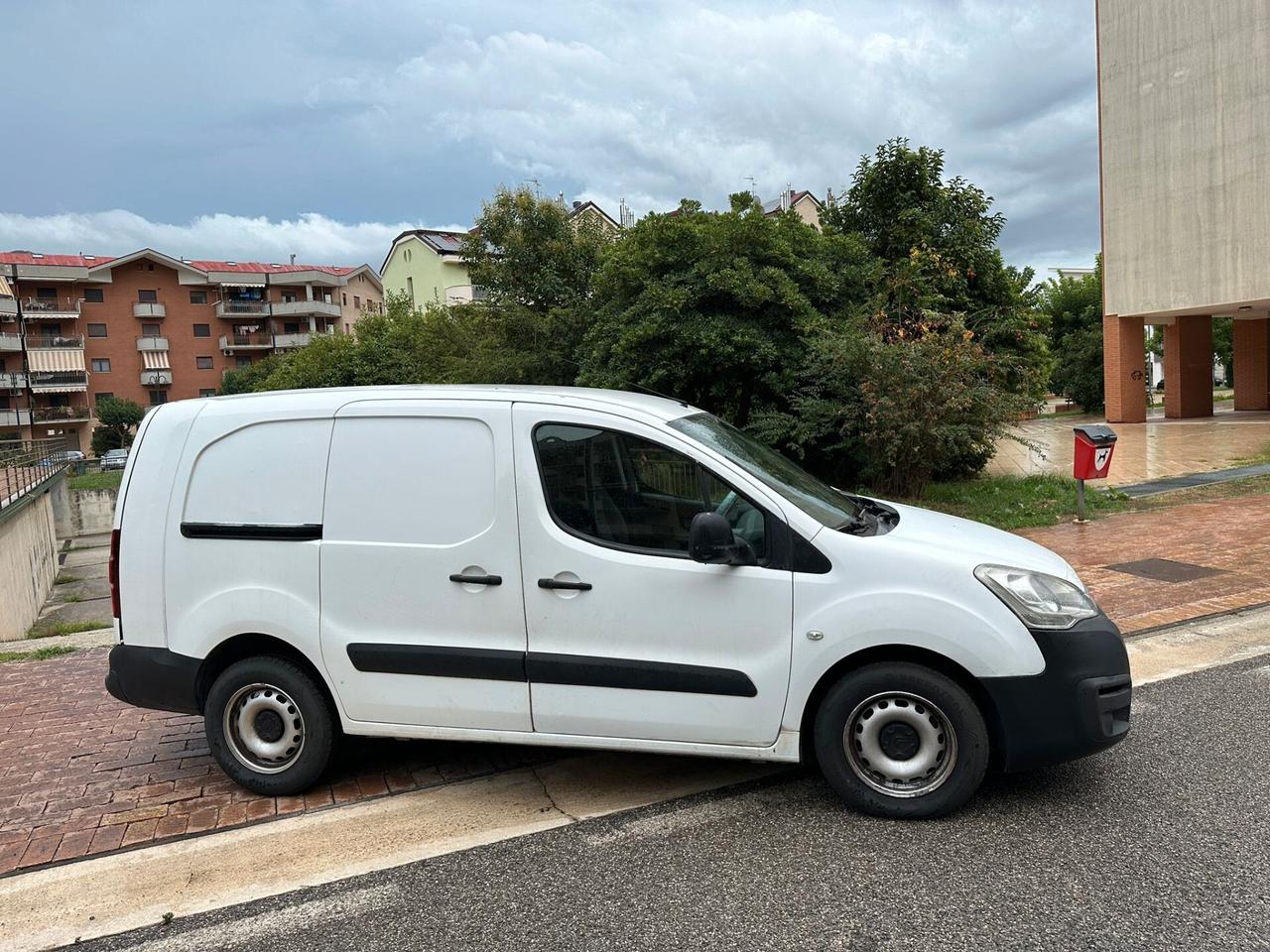CITROEN BERLINGO 1.6 BLUEHDI 100CV