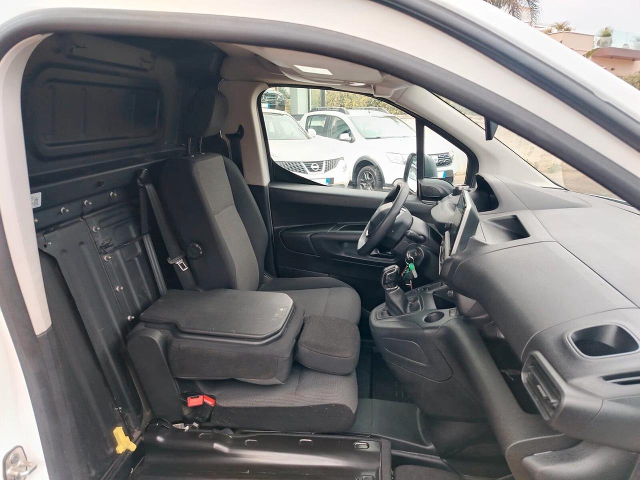 Peugeot Partner BlueHDi 100 Passo Lungo Asphalt