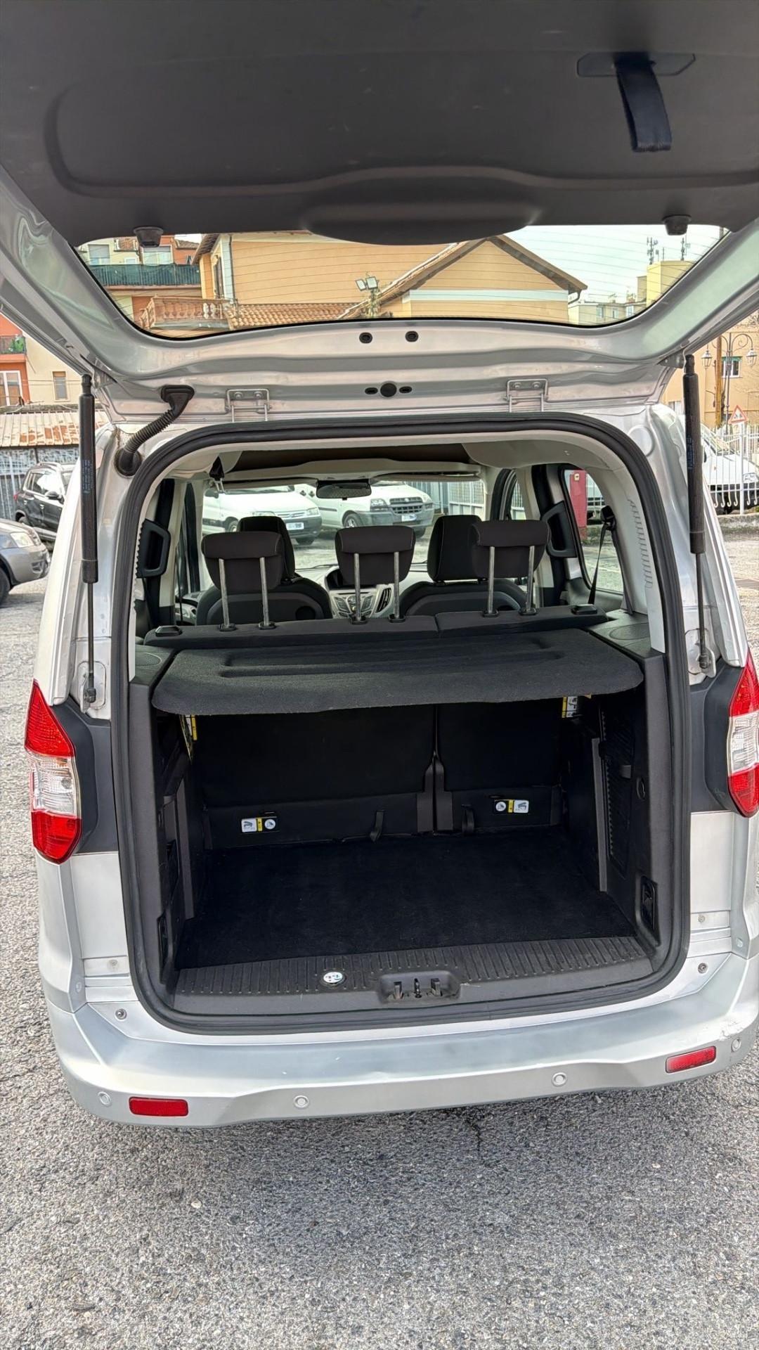 Ford Tourneo Courier 1.5 TDCI 95 CV Titanium