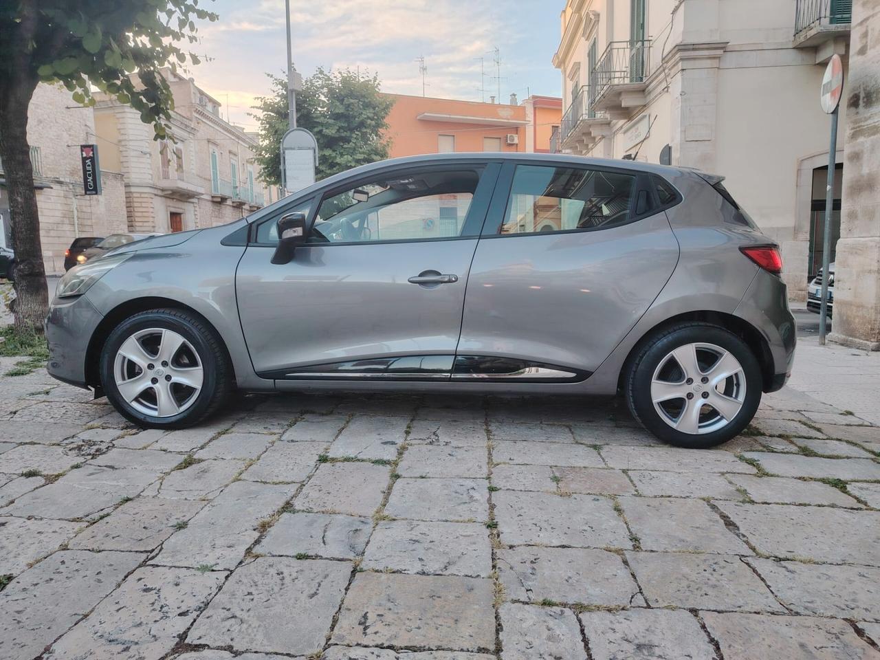 Renault Clio 1.5 dCi 8V 75CV 5 porte Wave