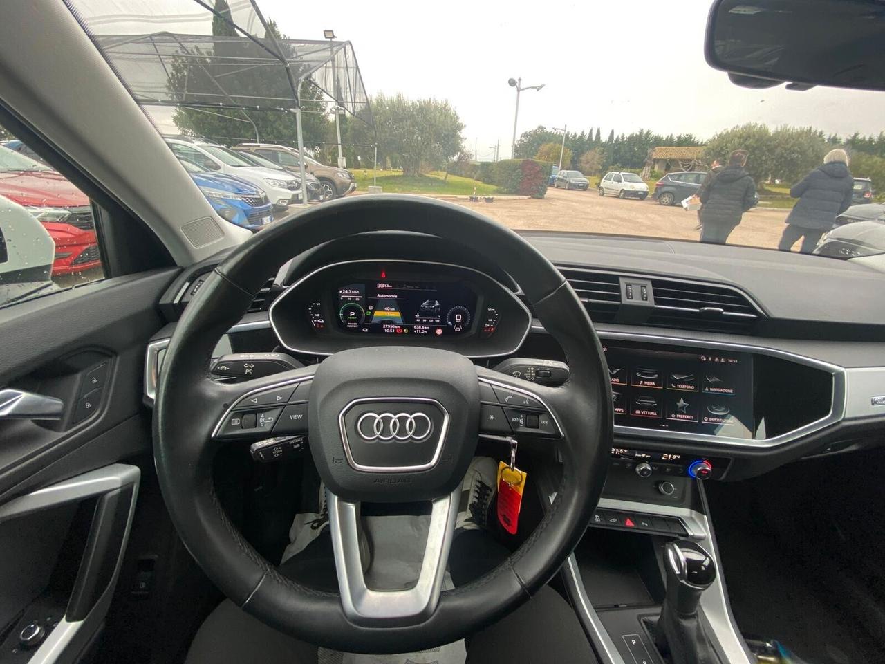 Audi Q3 45 TFSI e S tronic Business