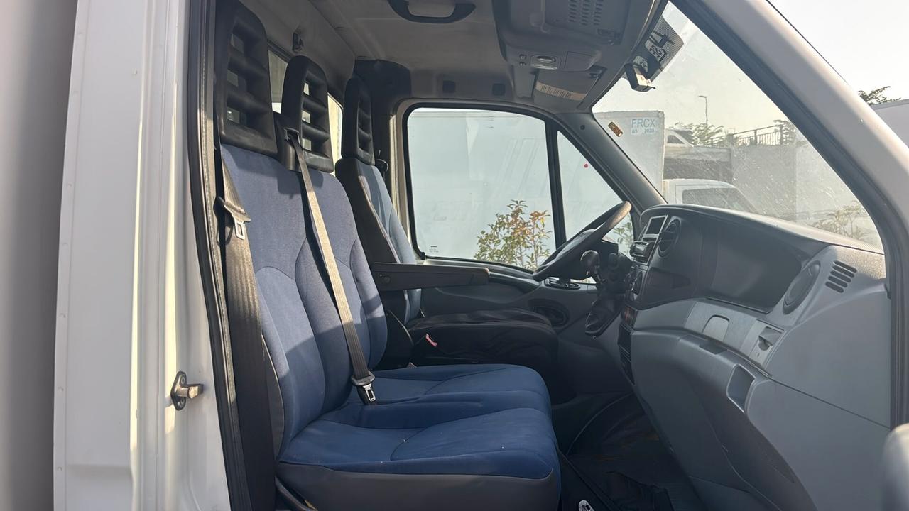 IVECO DAILY 35C18 3.0 HPT ISOTERMICO – 180 CV – GEMELLATO