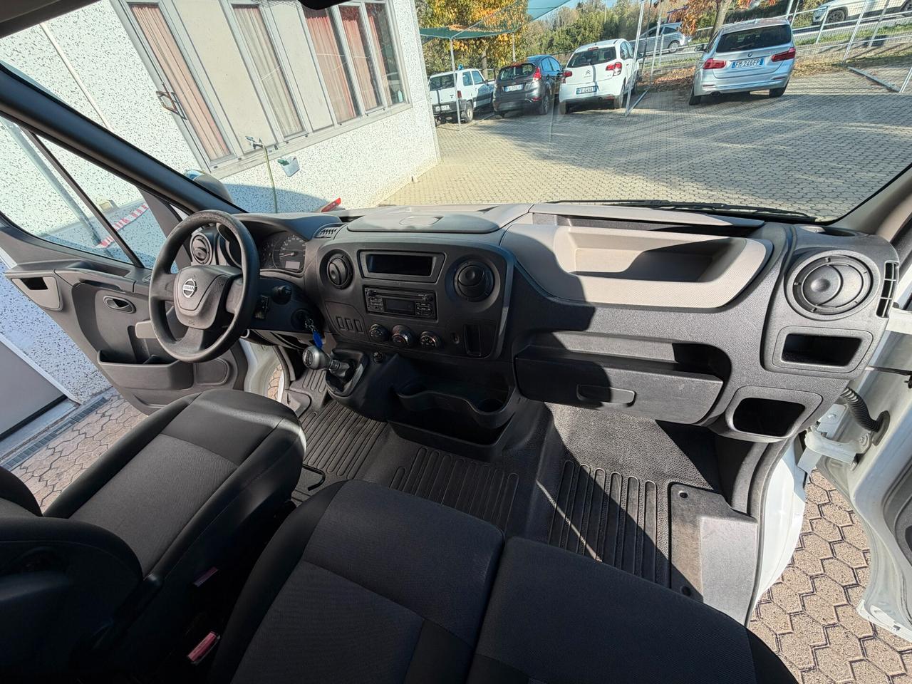 Nissan NV400 35 2.3 dCi PL-TA Furgone