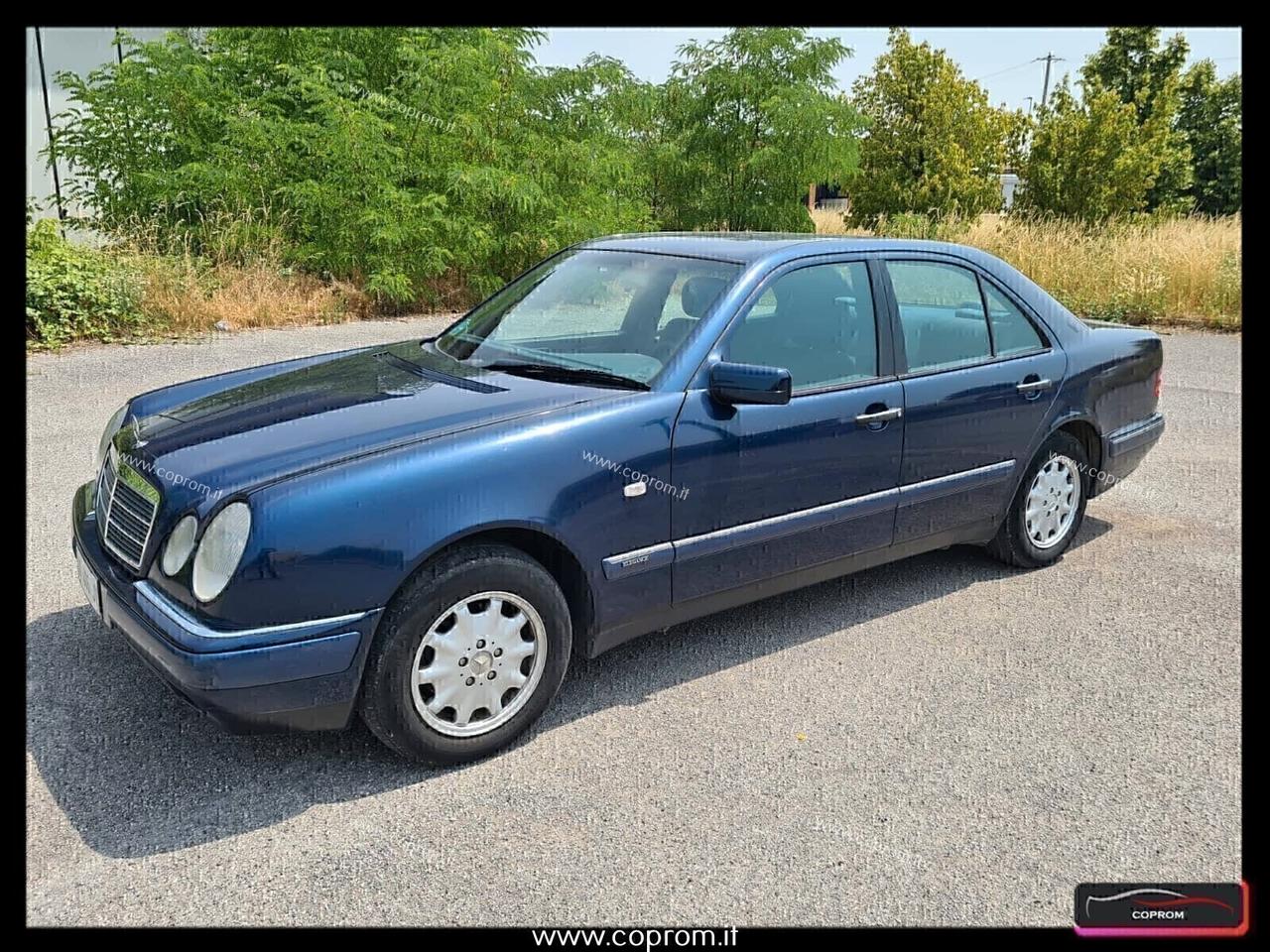 Mercedes-benz E 200 ELEGANCE - *UNICOPROPRIETARIO*