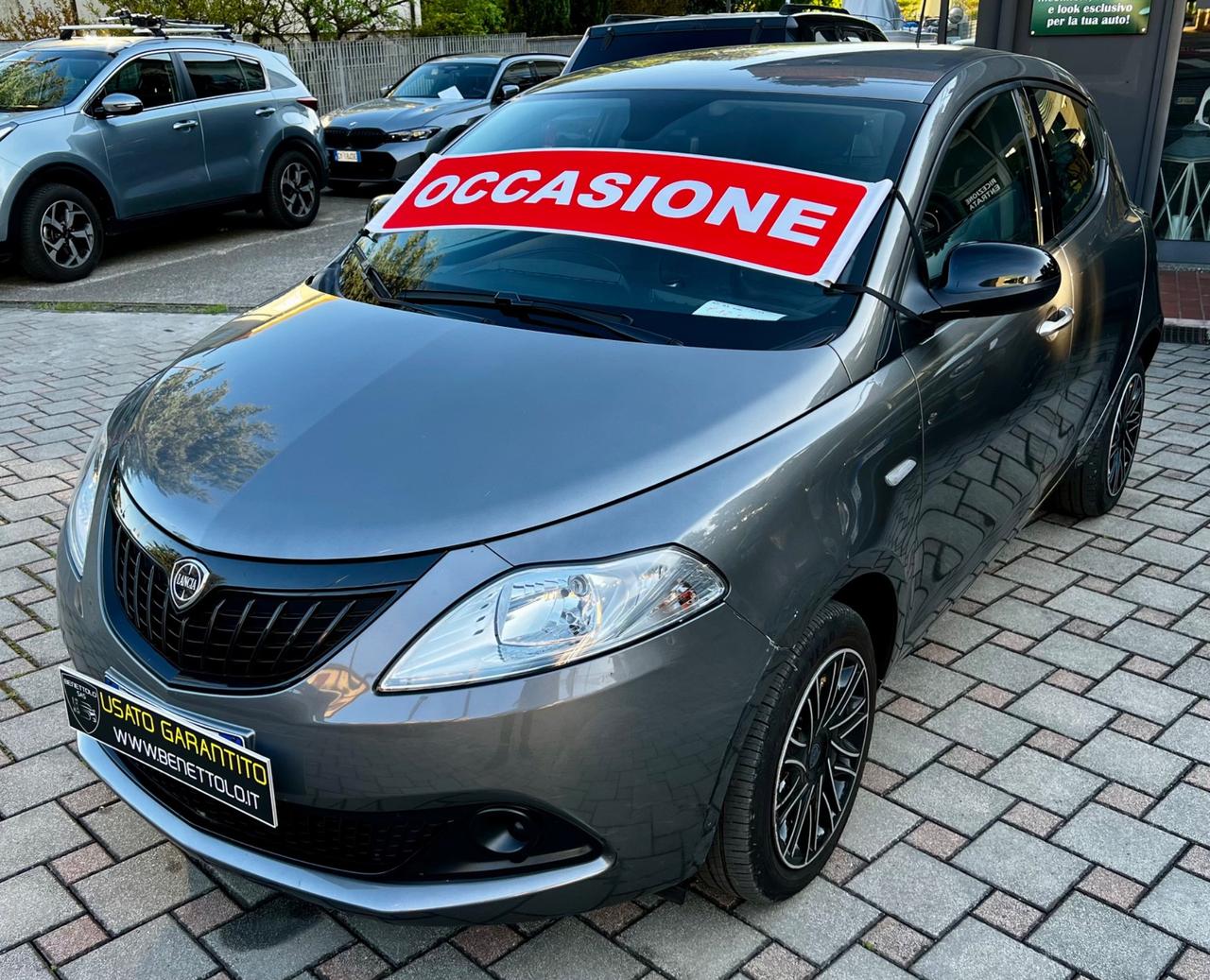 Lancia Ypsilon 1.0 FireFly 5 porte S&S Hybrid Oro