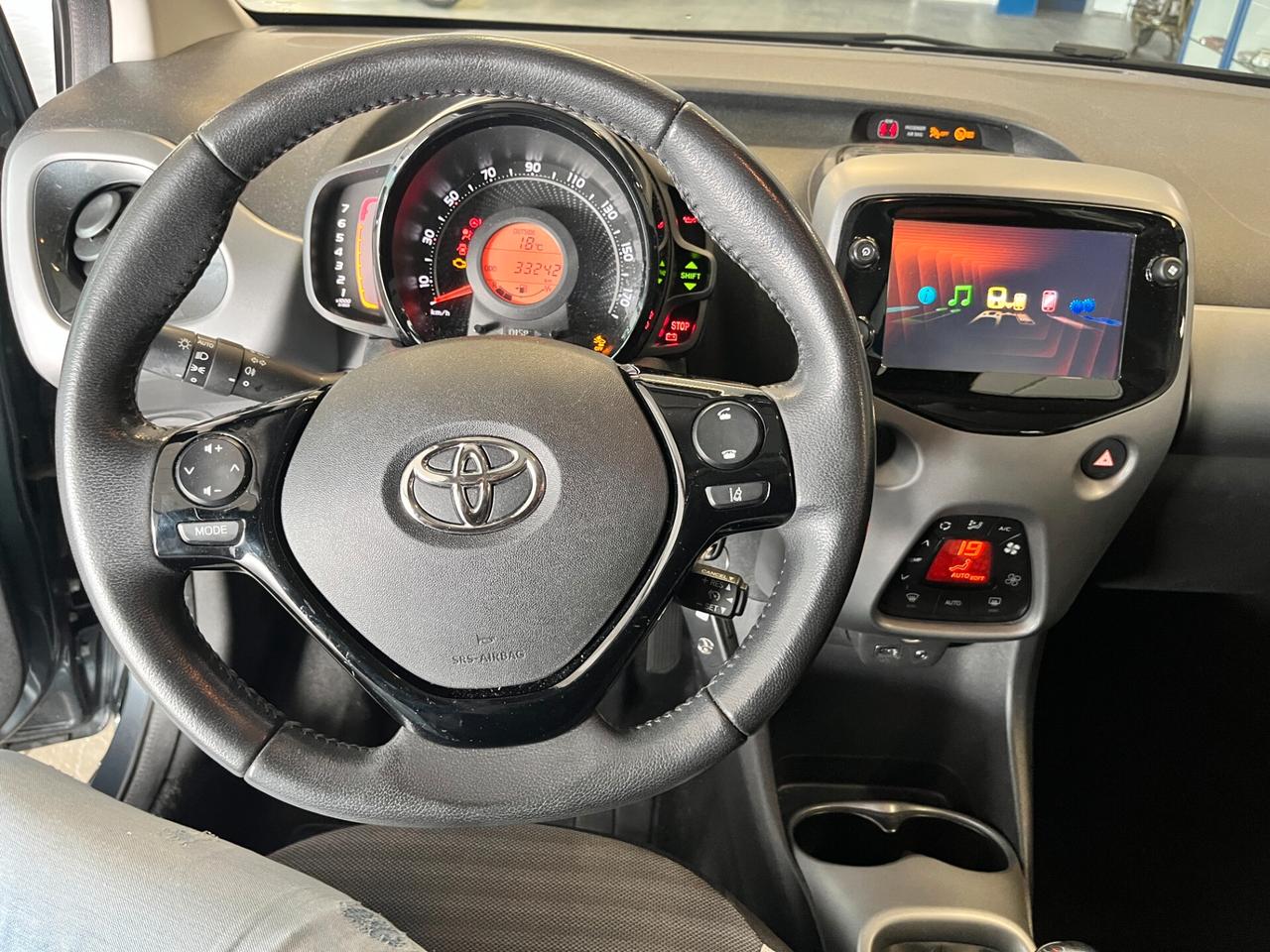 Toyota Aygo Connect 1.0 VVT-i 72 CV 5 porte x-clusiv