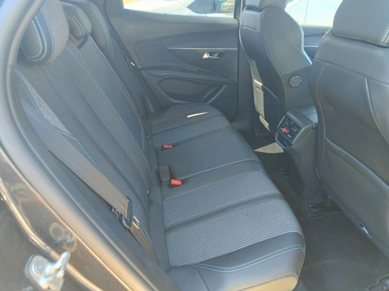 Peugeot 3008 1.5 130cv Eat8 *FULL OPT.-90.000 Km*
