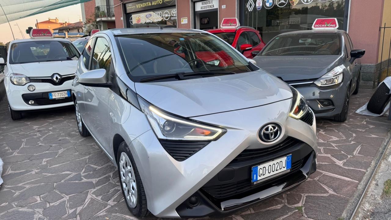Toyota Aygo Connect 1.0 VVT-i 72 CV 5 porte x-cool MMT