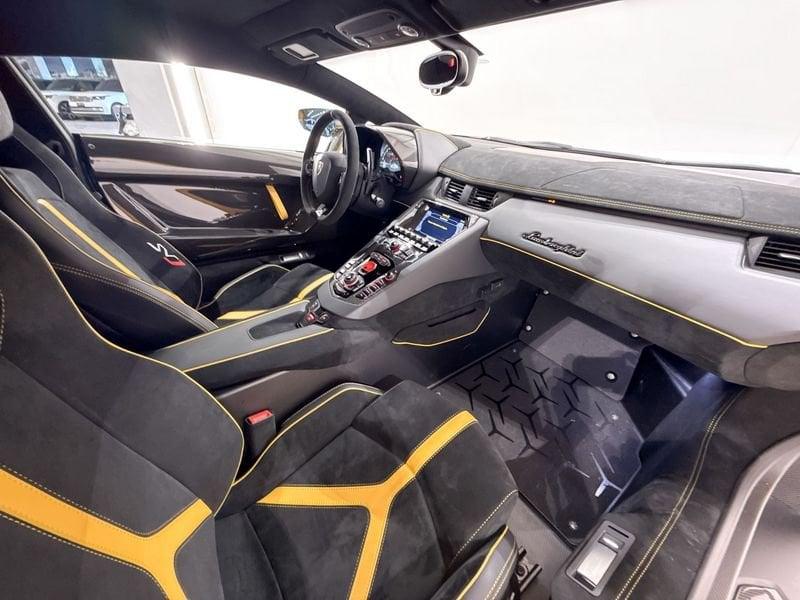 Lamborghini Aventador SVJ 6.5 V12 1 of 900