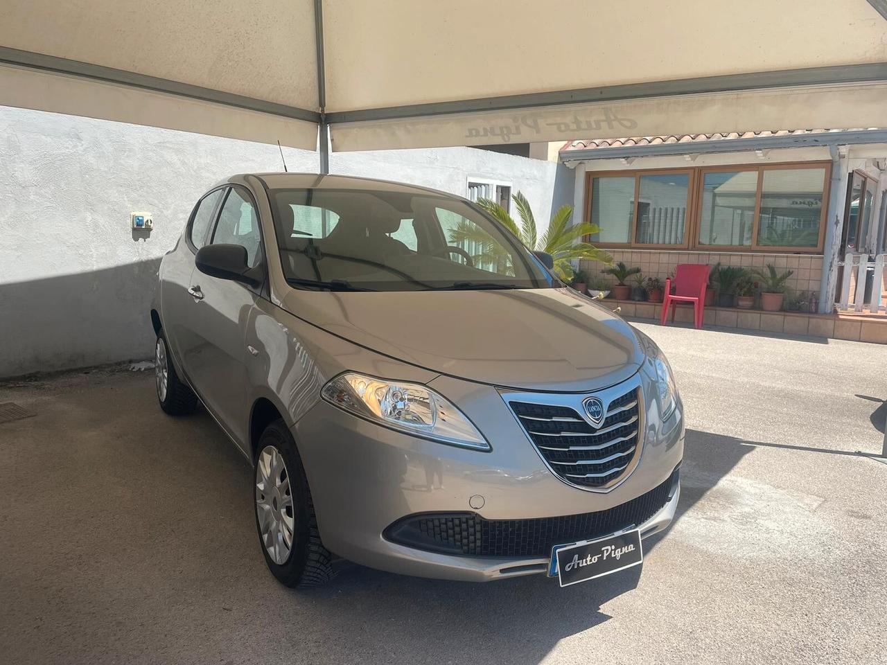 Lancia Ypsilon 0.9 TwinAir 85 CV 5 porte Metano Ecochic Gold