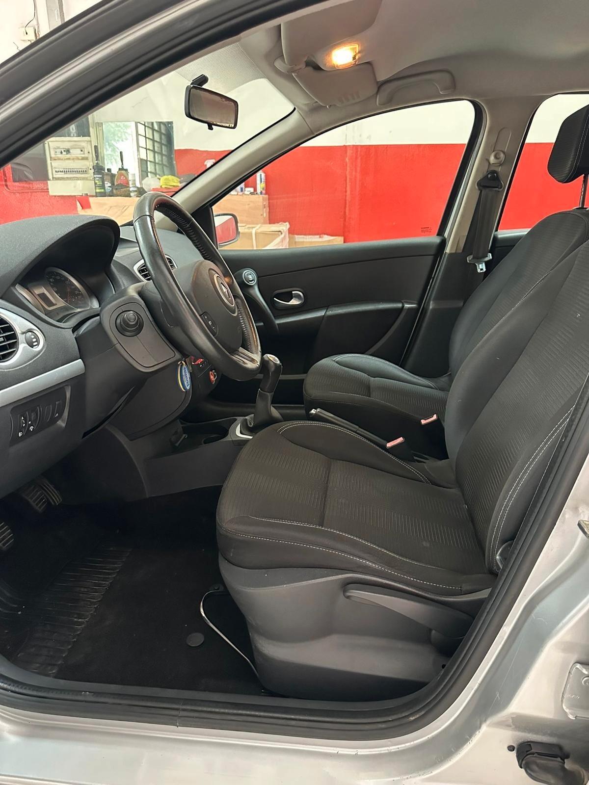 Renault Clio 1.2 16V 5 porte Dynamique