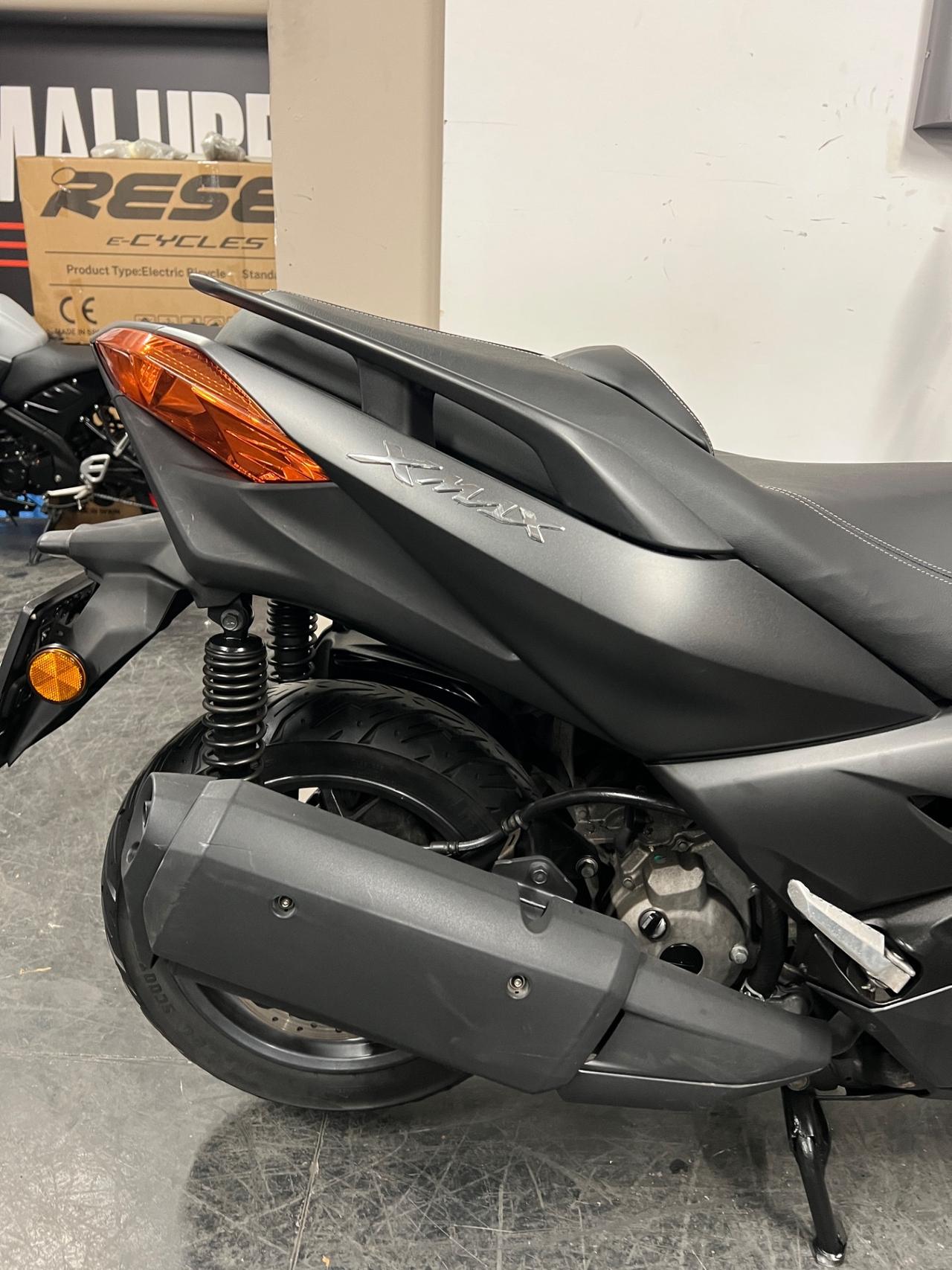 Yamaha X-Max 300