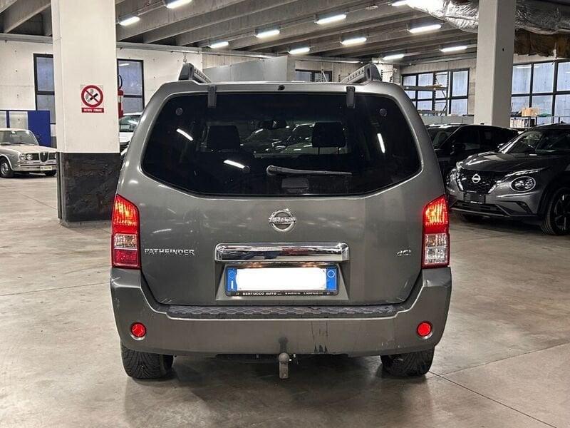 Nissan Pathfinder 2.5 dCi LE