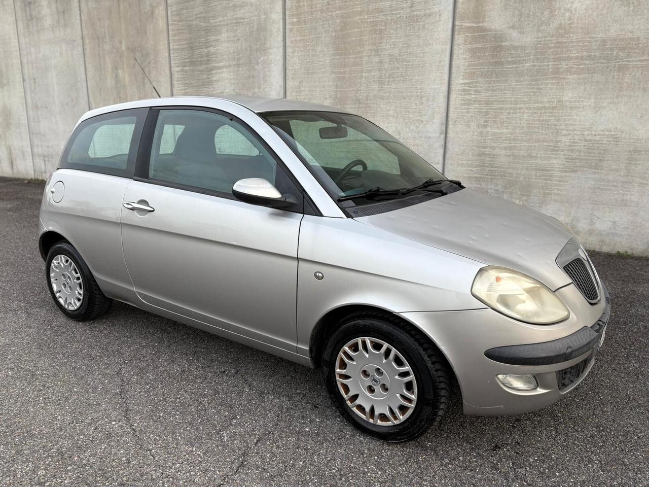 Lancia Ypsilon 1.2 Benzina 60CV NEOPATENTATI