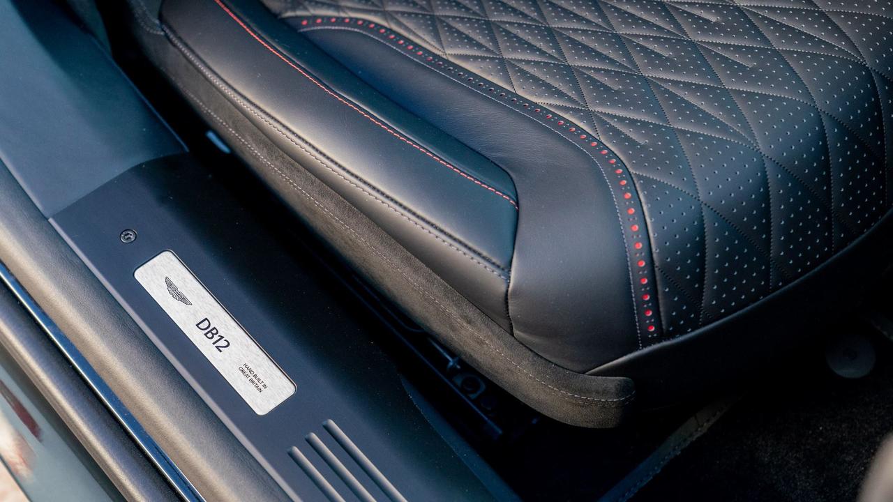ASTON MARTIN DB12 Coupe 4.0 V8 auto