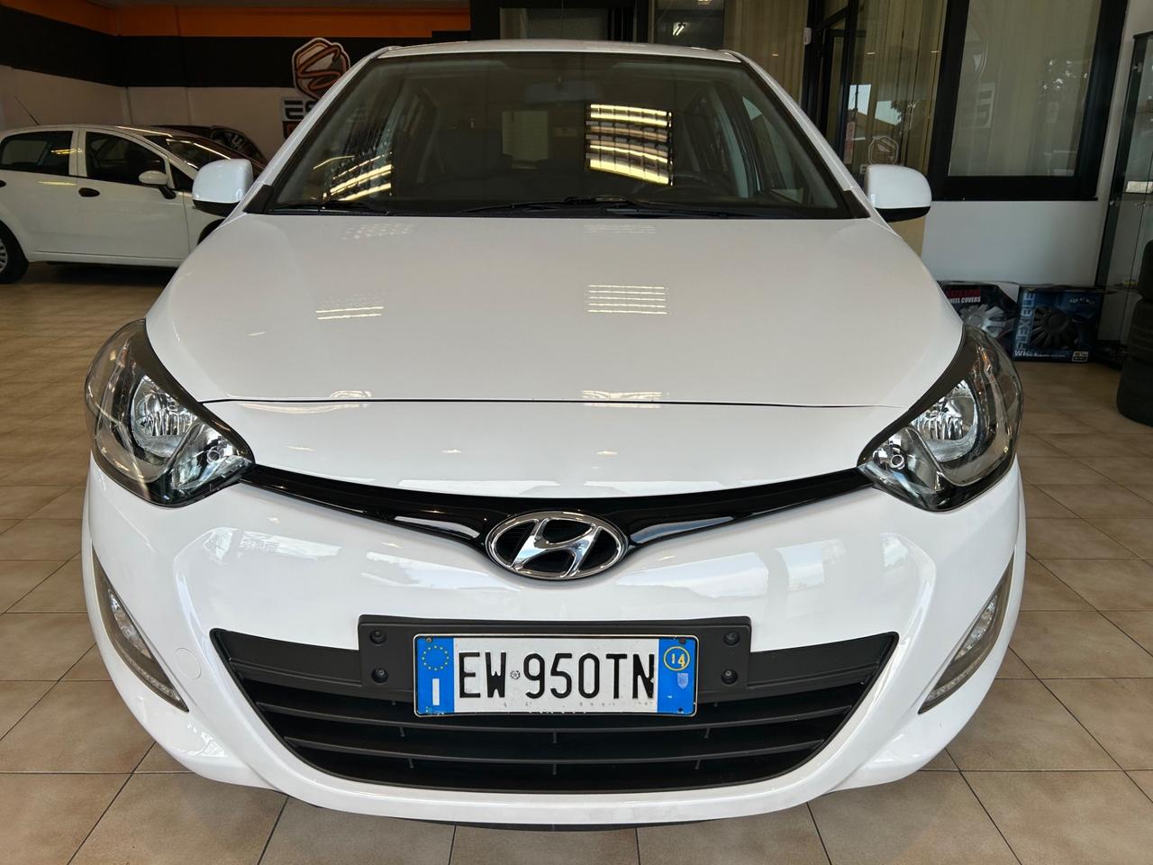 Hyundai i20 - 2014 1.1 CRDi 75cv NEOPATENTATI