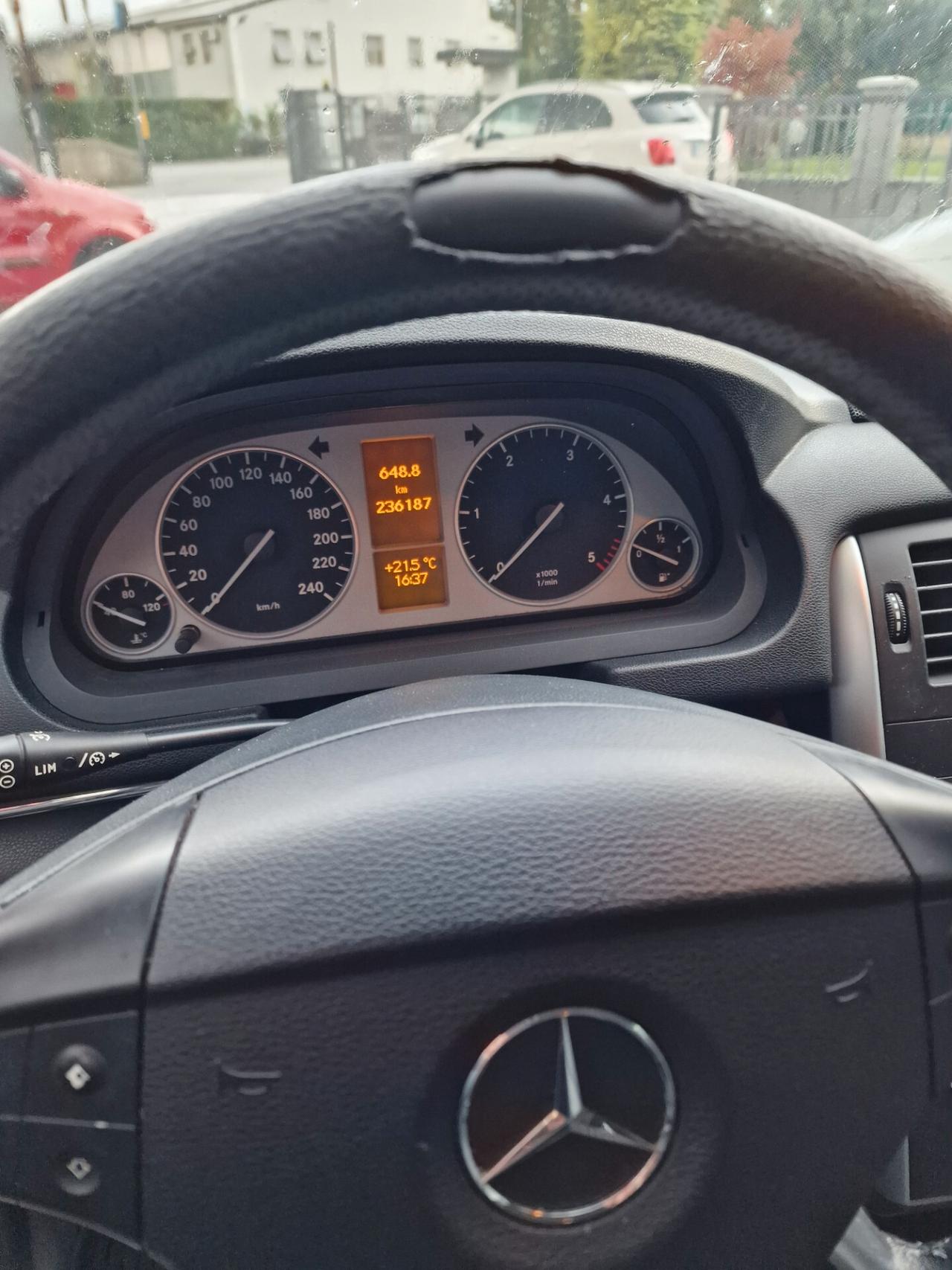 Mercedes-benz B 200 CDI PER NEOPATENTATI E CAMBIO AUTOMATICO