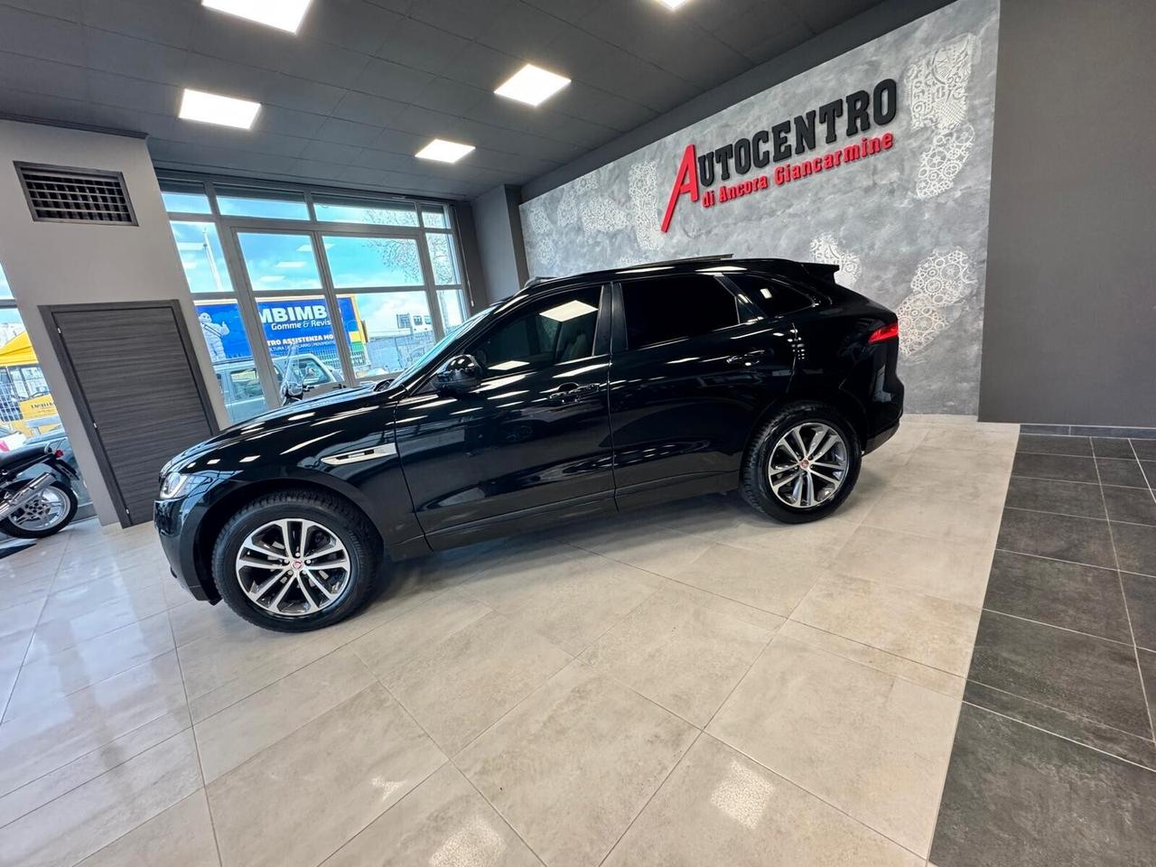 JAGUAR F-PACE 2-0 D4D 4WD TETTO APRIBILE R-DYNAMIC SPORT